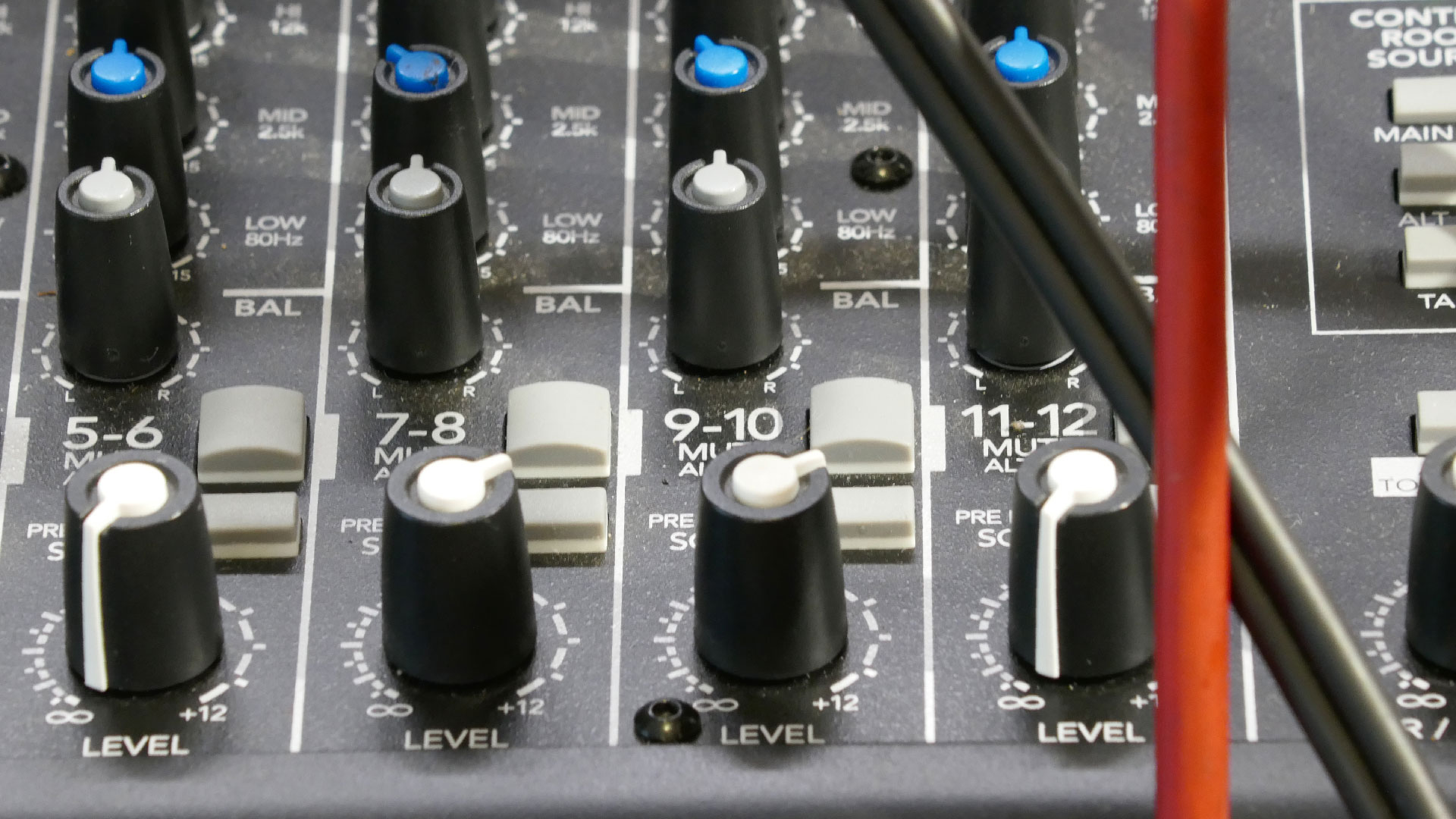 2023-08-07 Trommeln im Regen (Tape Echo Mix)